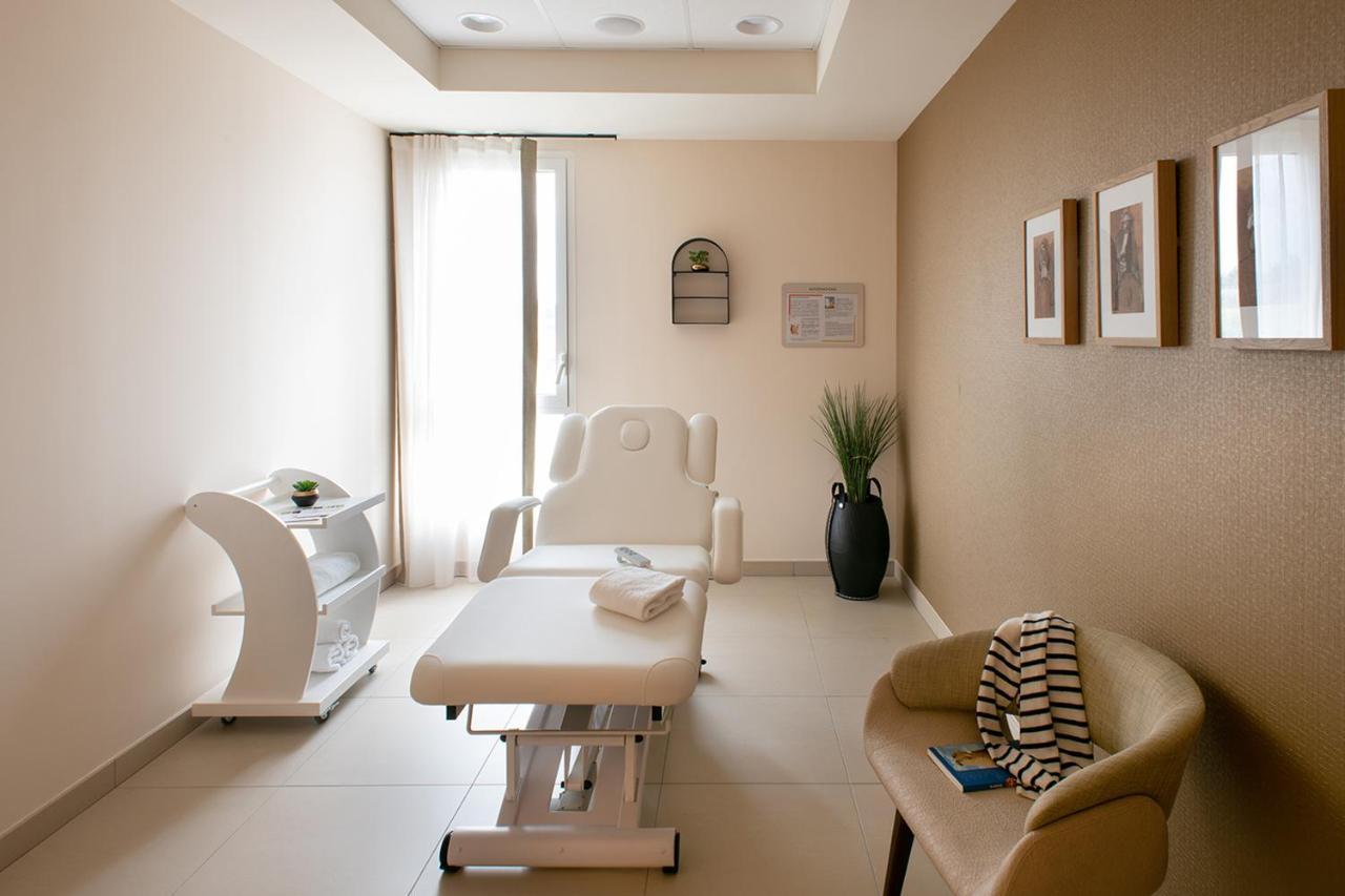 Le Criterium Aparthotel Ecouflant Luaran gambar